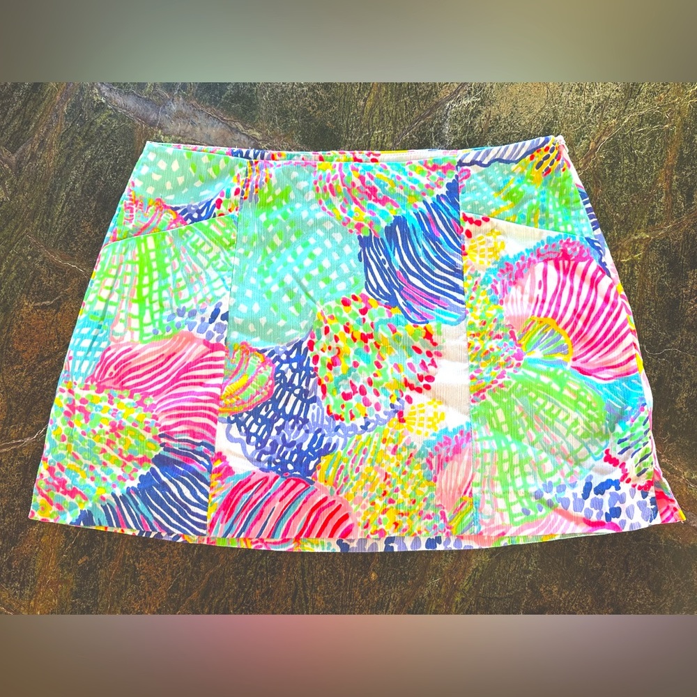 Lilly Pulitzer skort size 8.